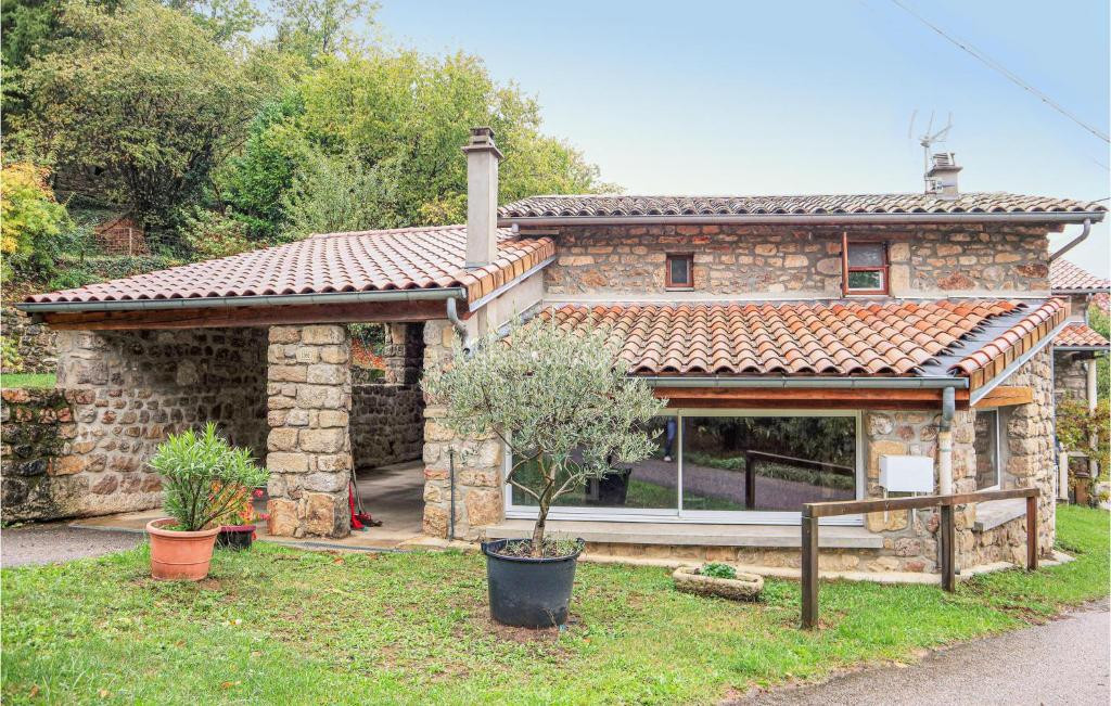photo de 1 Bedroom Gorgeous Home In Thueyts